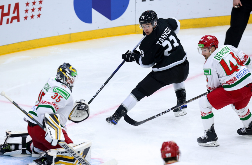 Sergaczow rozważa dynamikę zespołu i przyszłe perspektywy w inauguracyjnym sezonie NHL w Utah